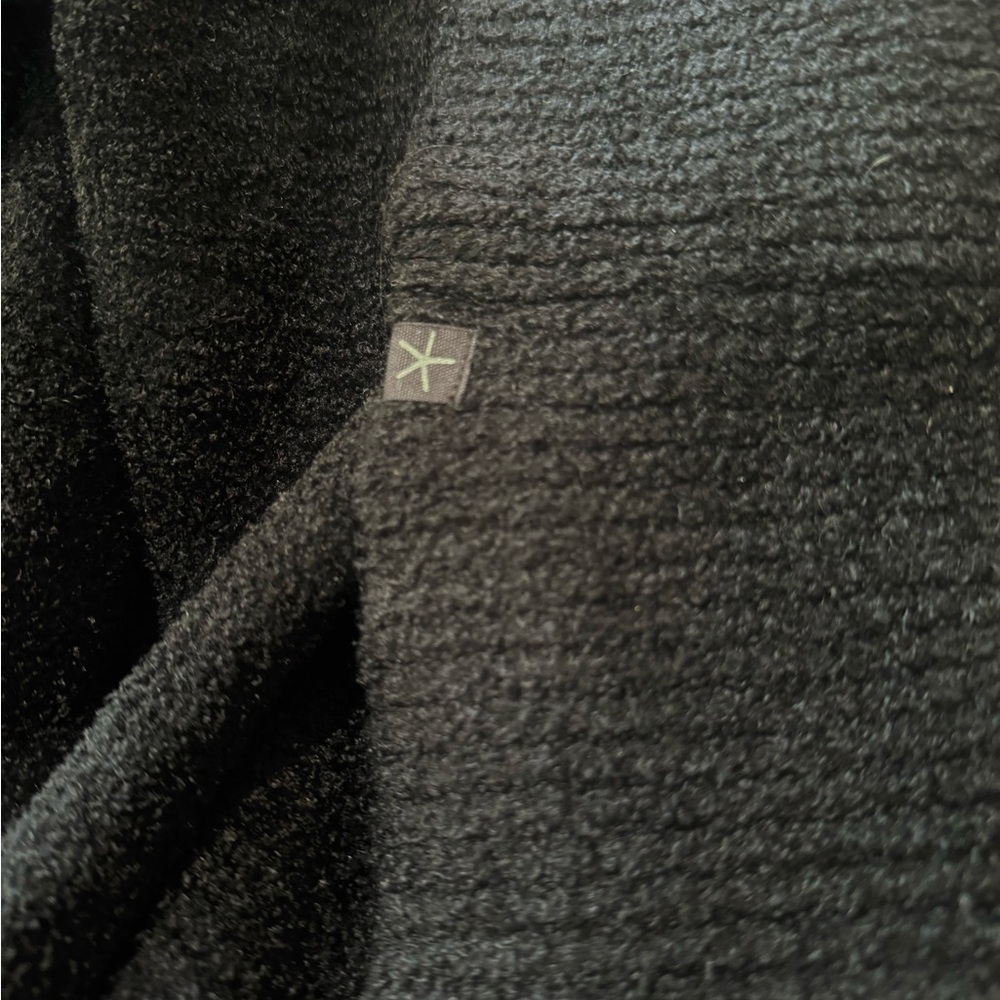Barefoot Dreams CozyChic Lite® Circle Cardi in black - Picture 5 of 5